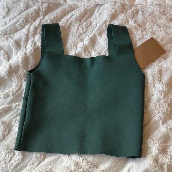 Listicle Women's Dark Green Crop Top - Picture 5 of 5